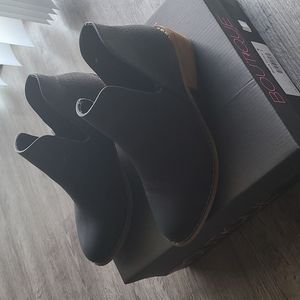 Women's Booties